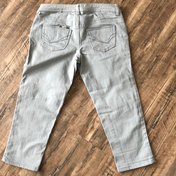 725 Originals grey stretch denim capris - Picture 8 of 9